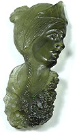 moldavite sculpt�e glyptique portrait femme
