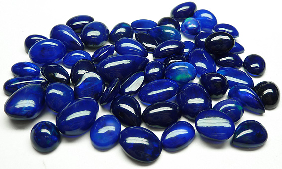 opale trait�e teint�e bleu