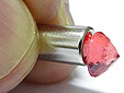 rhodochrosite soulev�e par aimant ultra puissant au neodyme