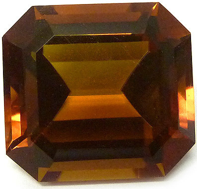 scapolite brune Madagascar