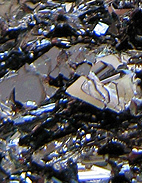cristaux noirs opaques carbure de silicium